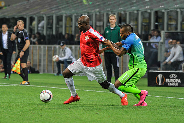 那么他在 那么他在